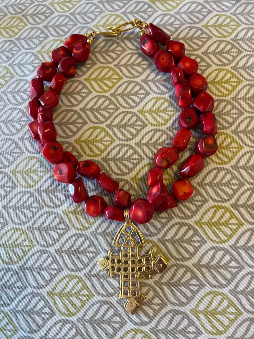 ✨ Frances Valentine Statement (Red Beaded) Necklace – Cross Pendant ✨ - Picture 2 of 2